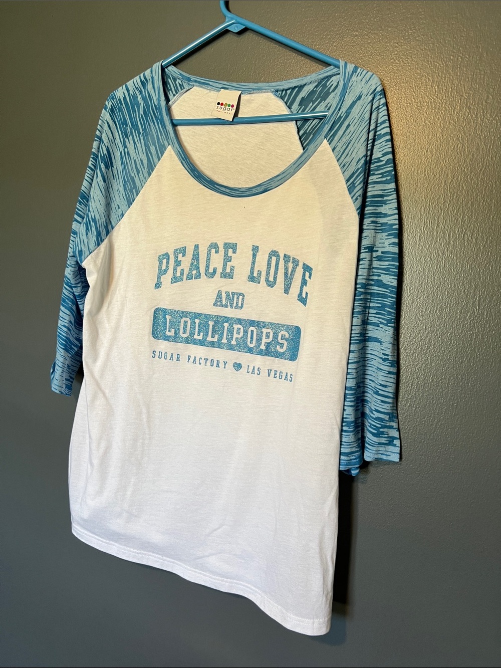 Sugar Factory Las Vegas Peace Love Lollipops XL Blue 3/4 Sleeve Raglan Tee